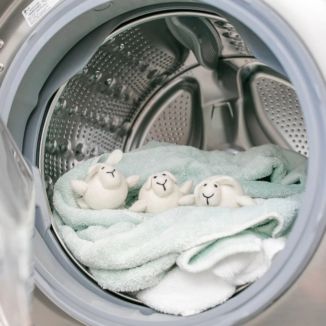 NELLIE'S SCENTED DRYERBALL - LEMONGRASS